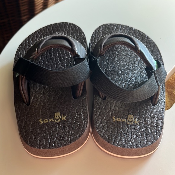 Toddler Sanuk Flip Flops - Picture 4 of 6